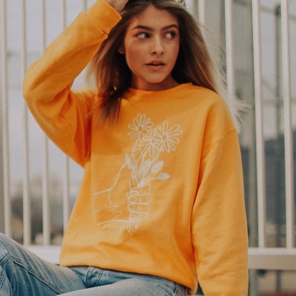 marla catherine handful of flowers crewneck